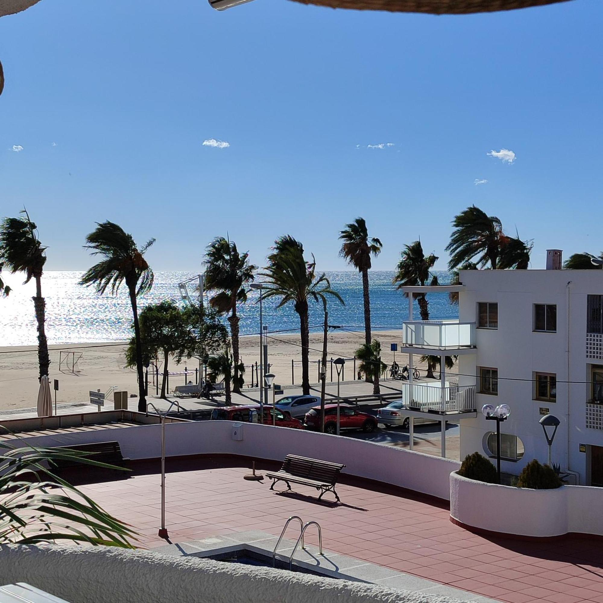 Femina Blue Apartment Cambrils Bagian luar foto