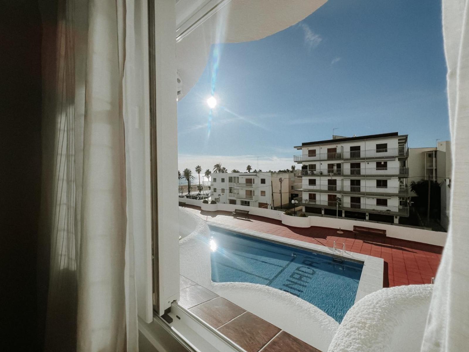 Femina Blue Apartment Cambrils Bagian luar foto