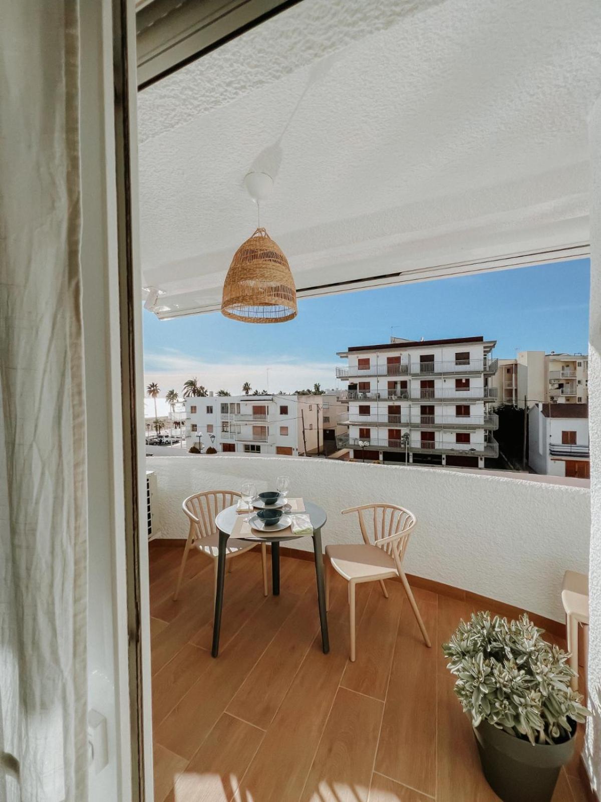 Femina Blue Apartment Cambrils Bagian luar foto