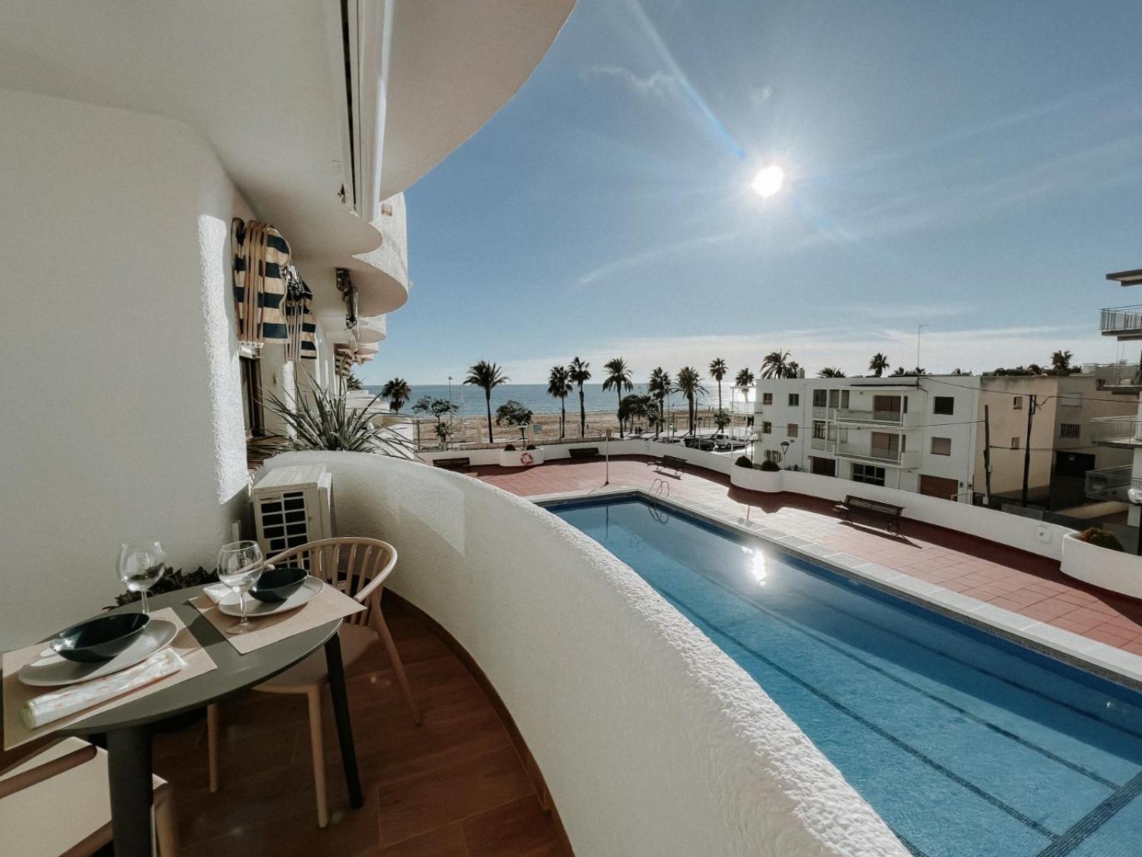 Femina Blue Apartment Cambrils Bagian luar foto